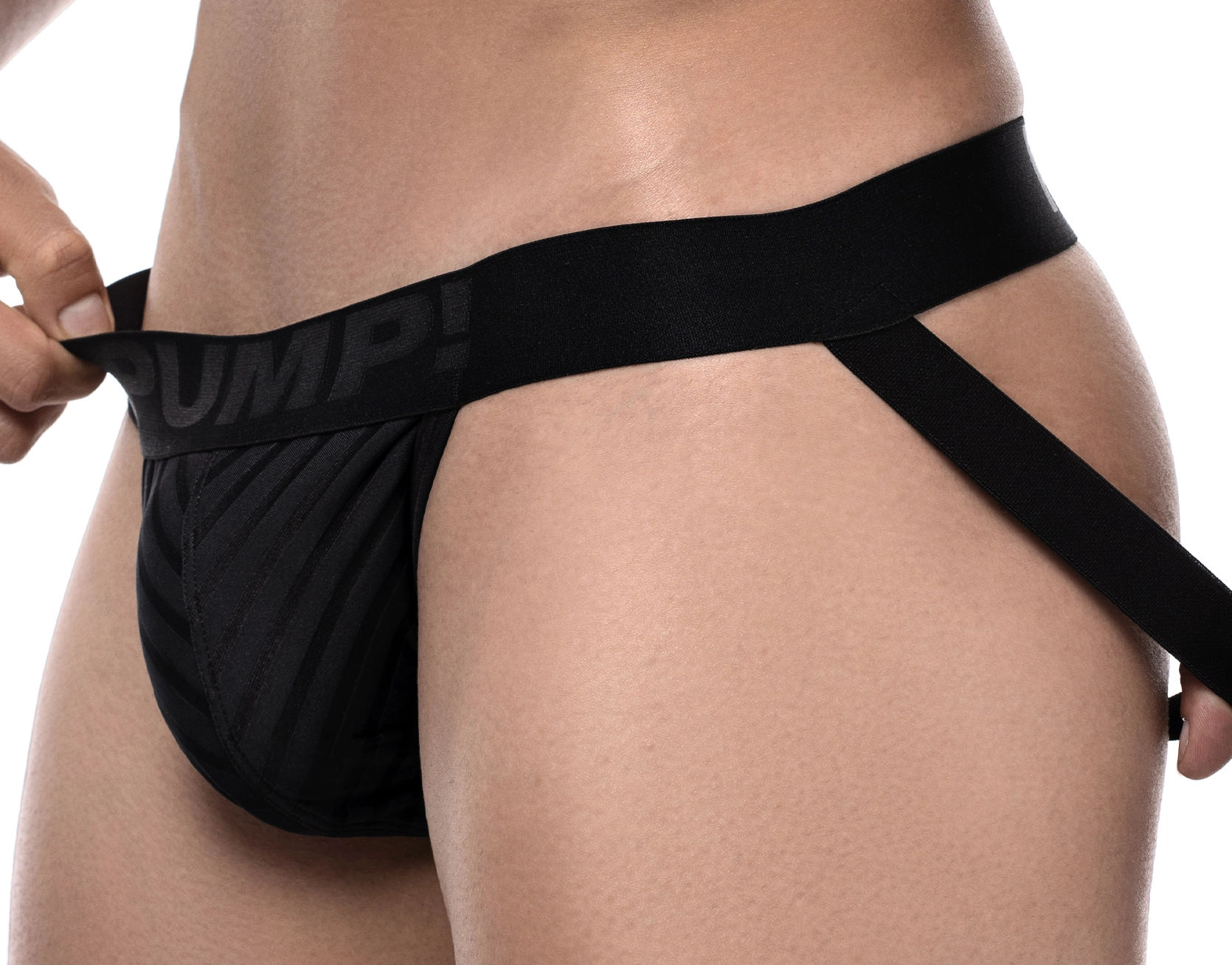 PUMP-WHISPER-BLACK-JOCK-5.webp