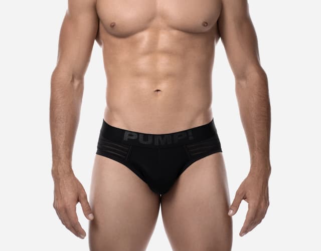 PUMP-WHISPER-BLACK-BRIEF-1.webp