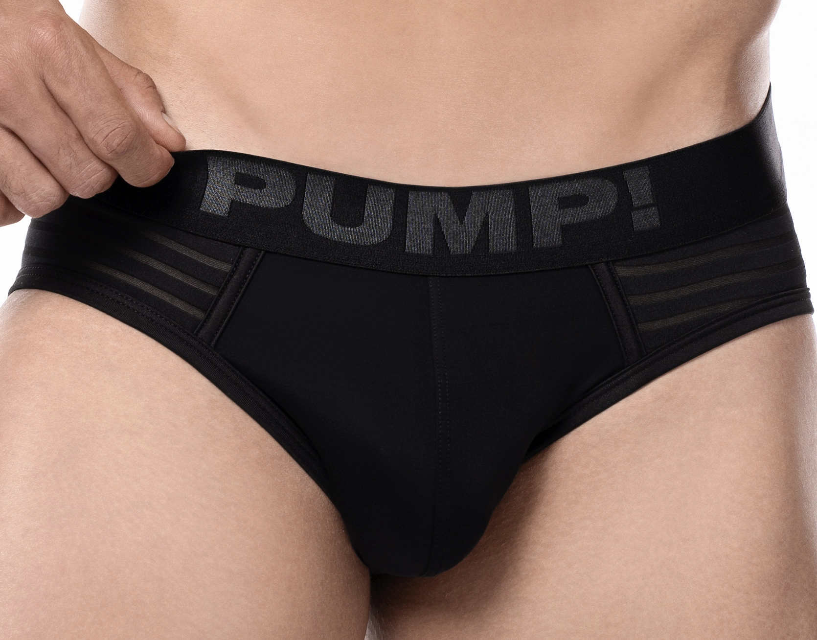 PUMP-WHISPER-BLACK-BRIEF-5.webp